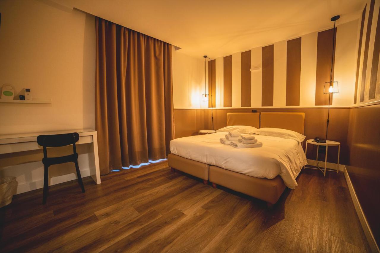 Hotel Continental เรจโจ ดี คาลาเบีย ภายนอก รูปภาพ