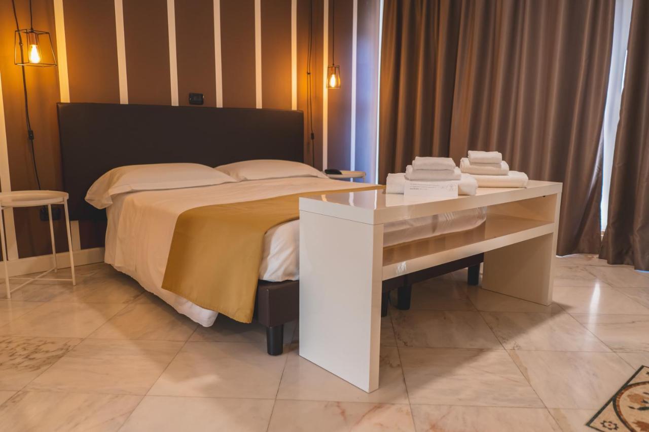 Hotel Continental เรจโจ ดี คาลาเบีย ภายนอก รูปภาพ